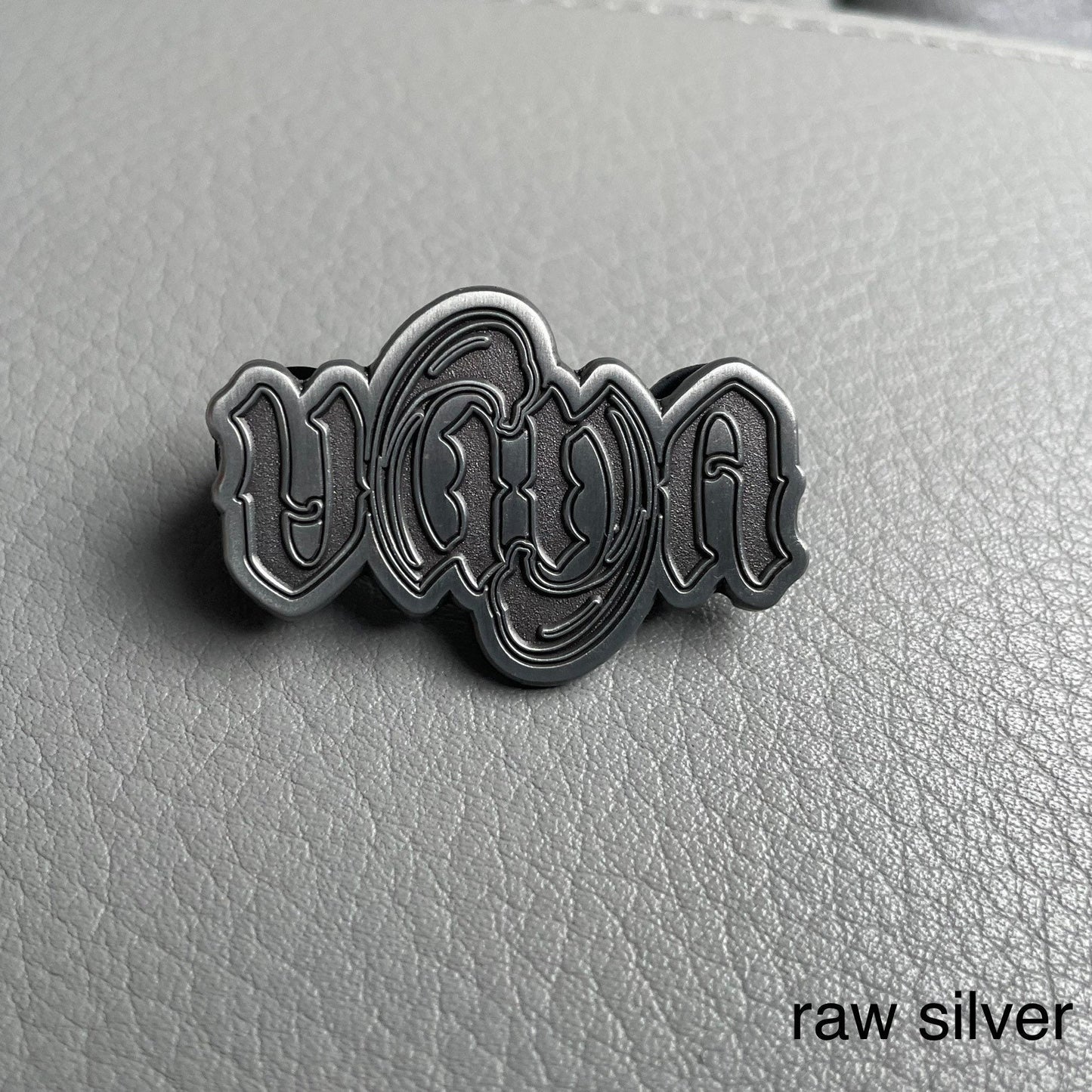 Vana LE Flip Pins (Trouble Clef Design)